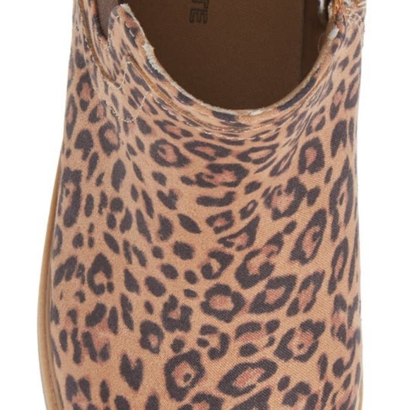 Tucker + Tate Nova Chelsea Bootie - Picture 6 of 7